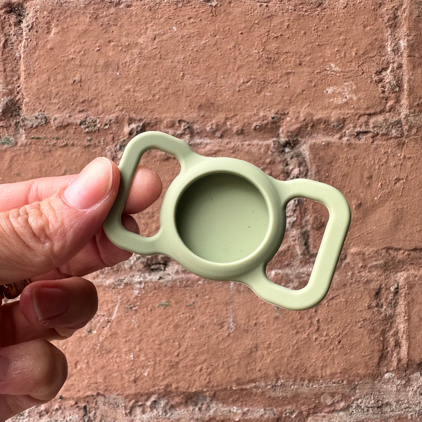 Apple AirTag Holder for Dogs & Cats – Soft Silicone Pet Tracker Case