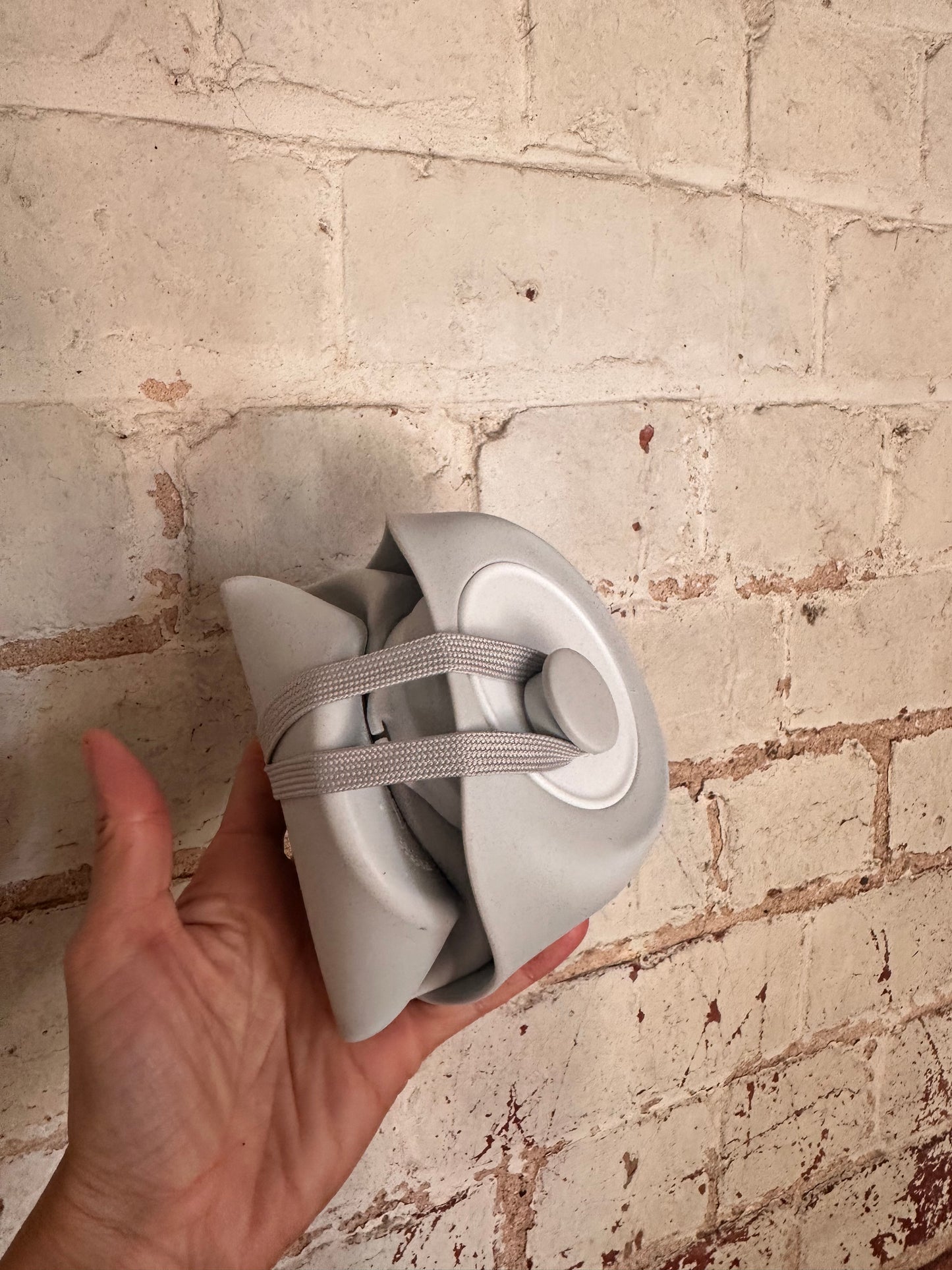 550ml Folding Pet Outdoor Walking Mug - Portable Travel Water Bottle for Dogs, Cats & Puppies | Silicone, BPA-Free, Dishwasher Safe