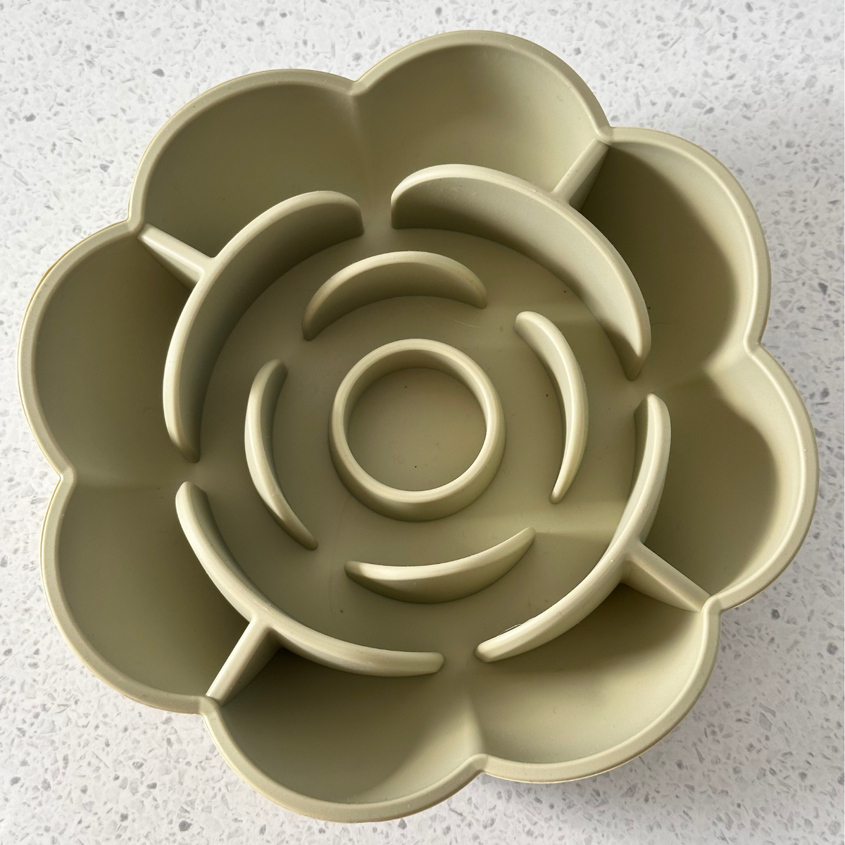 Pet Flower Slow Feeder – Green